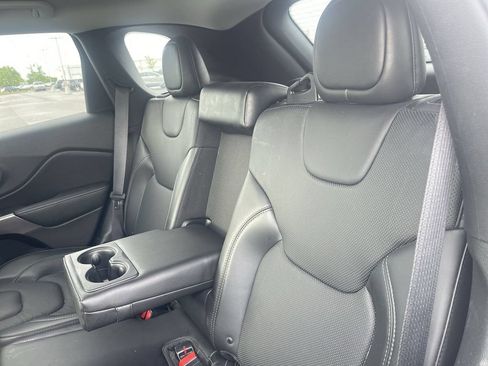 Used 2019 Jeep Cherokee Limited AWD/4WD image 36