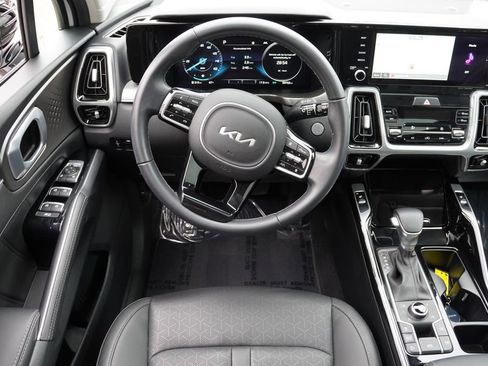 Certified 2023 Kia Sorento SX AWD/4WD image 19