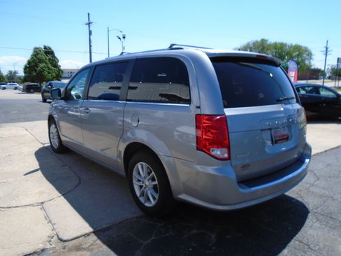 Used 2019 Dodge Grand Caravan SXT FWD image 4