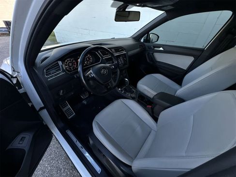Used 2019 Volkswagen Tiguan SEL R-Line w/ 3rd Row Seat Package image 10