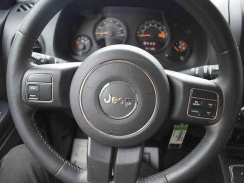 Used 2014 Jeep Patriot High Altitude FWD image 21