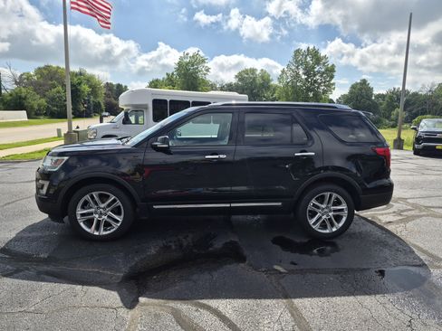 Used 2017 Ford Explorer Limited w/ Equipment Group 301A AWD/4WD image 5