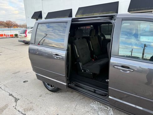 Used 2015 Dodge Grand Caravan SE w/ Quick Order Package 29E SE image 24