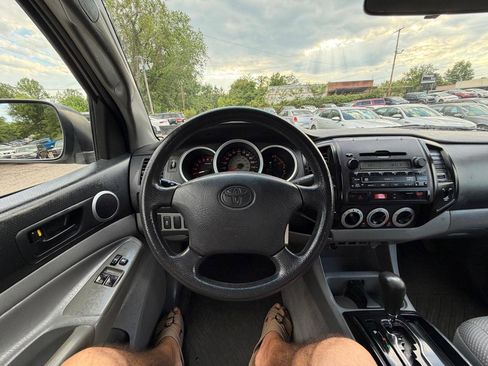 Used 2009 Toyota Tacoma PreRunner RWD image 19