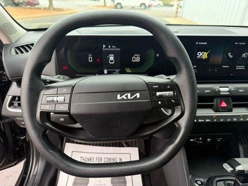 Used 2025 Kia K4 image 7