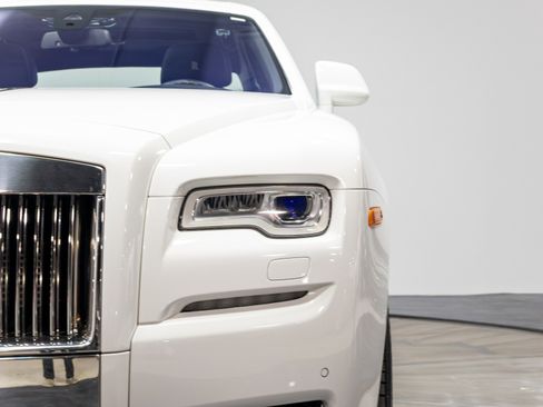 Used 2016 Rolls-Royce Ghost image 64