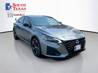 Used 2023 Nissan Altima 2.5 SR FWD video 1
