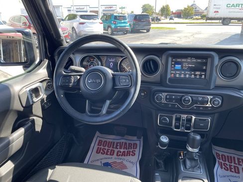 Used 2023 Jeep Wrangler Unlimited Sport AWD/4WD image 2