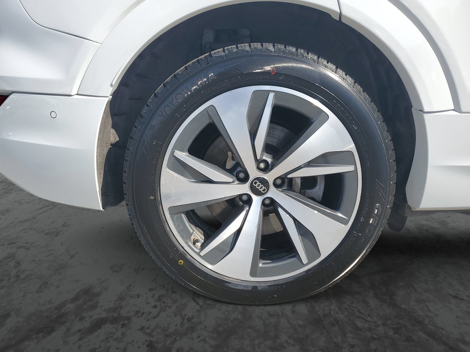 Used 2024 Audi Q8 e-tron Premium Plus w/ Premium Plus Package AWD/4WD image 5