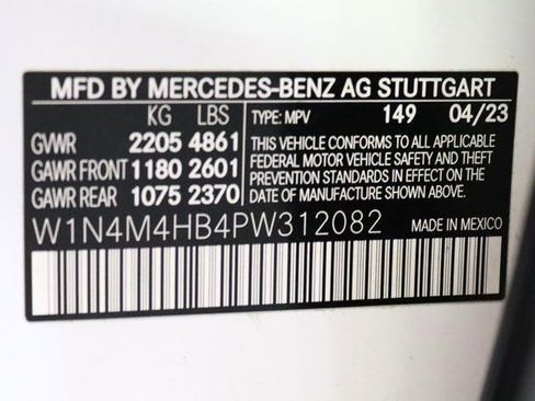 Used 2023 Mercedes-Benz GLB 250 4MATIC image 34