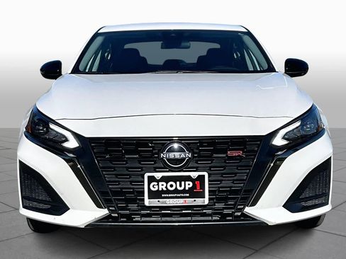 Used 2024 Nissan Altima 2.5 SR image 3