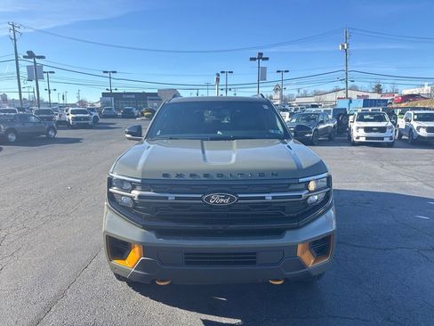 New 2025 Ford Expedition Tremor image 3