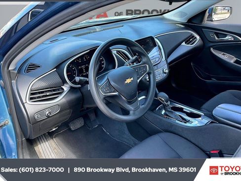Used 2024 Chevrolet Malibu LT FWD image 12