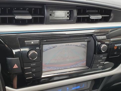 Used 2016 Toyota Corolla LE FWD image 22