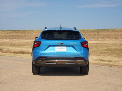 Used 2025 Chevrolet Trax ACTIV FWD image 8