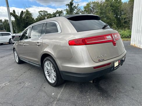 Used 2019 Lincoln MKT AWD image 8