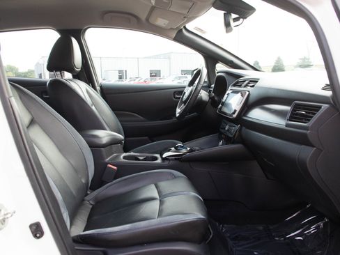 Used 2020 Nissan Leaf SL Plus FWD image 12