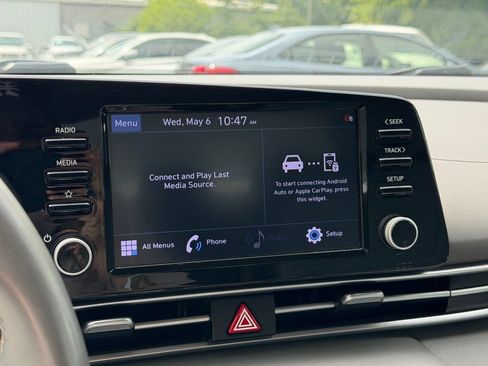 Used 2022 Hyundai Elantra SEL w/ Convenience Package FWD image 16