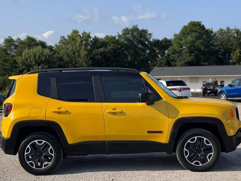 Used 2016 Jeep Renegade Trailhawk AWD/4WD image 8