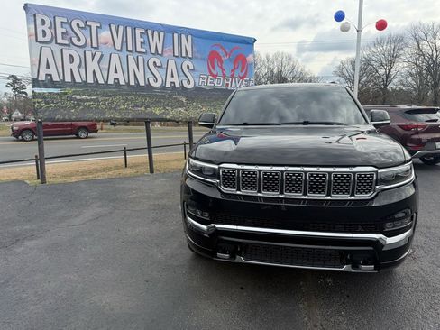 Used 2024 Jeep Grand Wagoneer Series III w/ Rear Seat Video Group 1 image 3