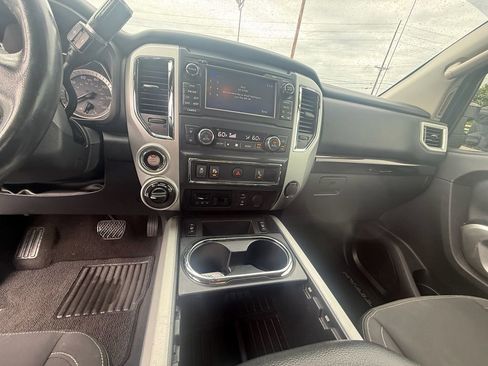 Used 2018 Nissan Titan SV w/ SV Convenience Package AWD/4WD image 15