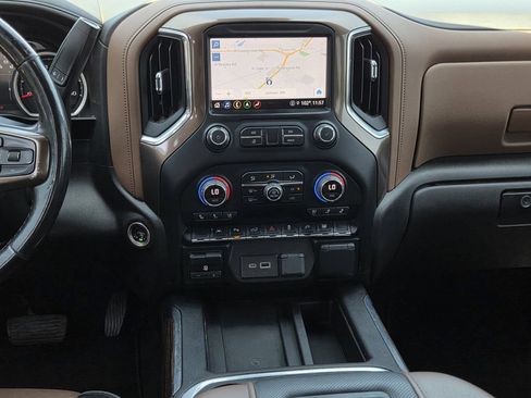 Used 2022 Chevrolet Silverado 1500 High Country w/ Technology Package AWD/4WD image 10