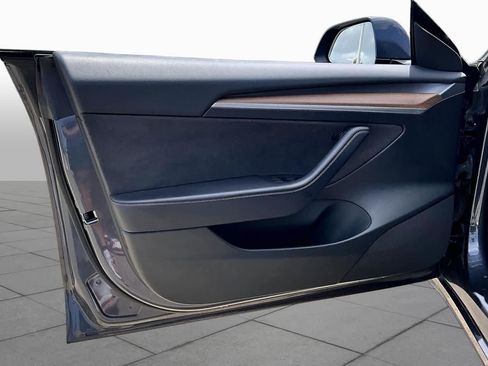 Used 2023 Tesla Model 3 Standard Range RWD image 18