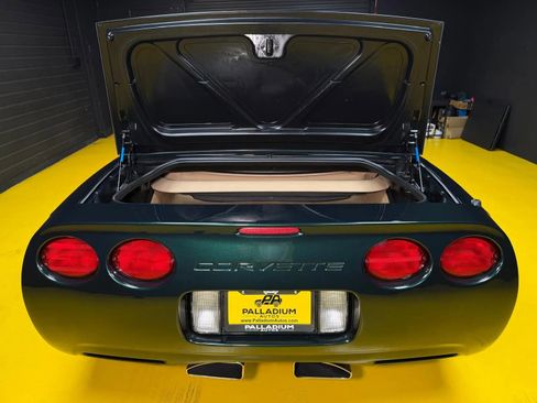 Used 2000 Chevrolet Corvette Convertible RWD image 10