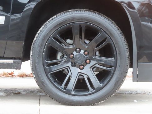 Used 2019 Cadillac Escalade Premium Luxury image 20