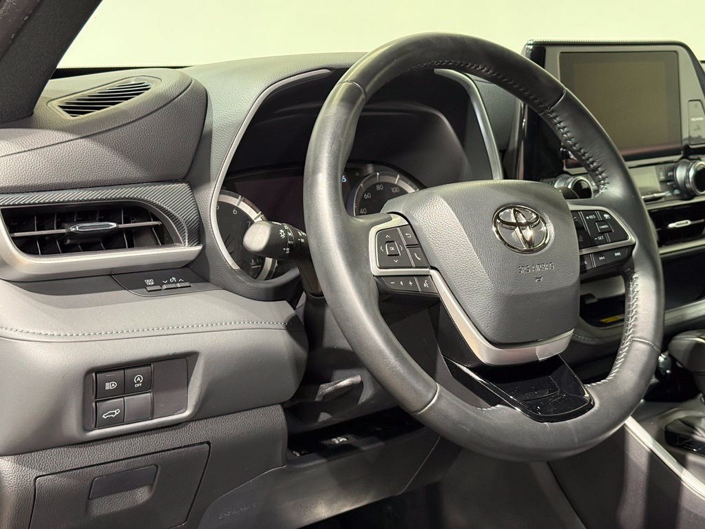 Used 2023 Toyota Highlander XSE AWD/4WD image 17