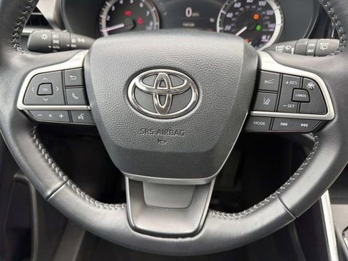 Certified 2025 Toyota Highlander LE FWD image 24