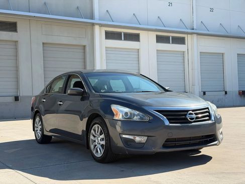 Used 2013 Nissan Altima 2.5 S image 4