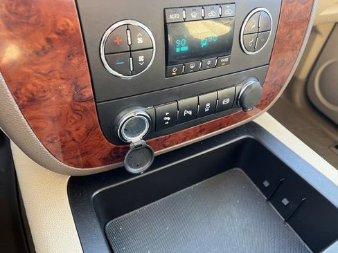 Used 2014 Chevrolet Silverado 2500 LTZ w/ LTZ Plus Package image 22