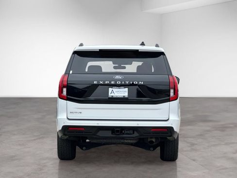 Used 2025 Ford Expedition Active AWD/4WD image 4