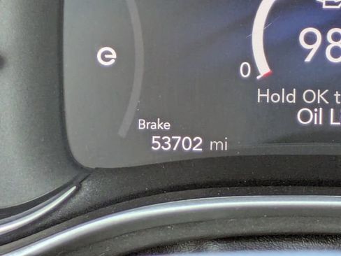 Used 2023 Chrysler Pacifica Touring-L FWD image 33