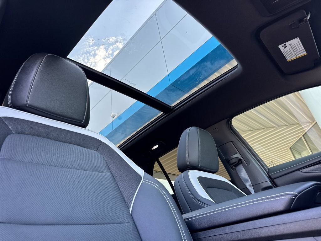 Used 2024 Chevrolet Blazer EV LT AWD/4WD image 18