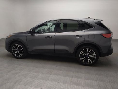 Used 2021 Ford Escape SE w/ SE Sport Appearance Package image 3