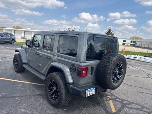 Used 2019 Jeep Wrangler Unlimited Sahara w/ Uconnect 4C Nav & Sound Group AWD/4WD image 5
