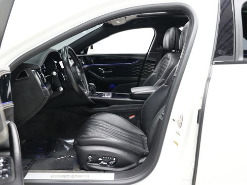 Used 2020 Bentley Flying Spur W12 image 16