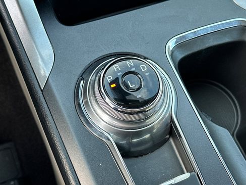 Used 2019 Ford Fusion SEL image 25