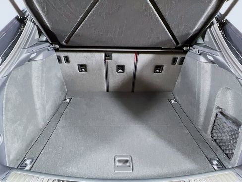 New 2026 Porsche Macan image 28