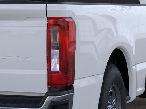 New 2026 Ford F250 XL w/ XL Chrome Package RWD image 24