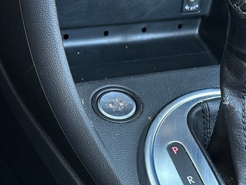 Used 2013 Volkswagen Beetle 2.5 image 28