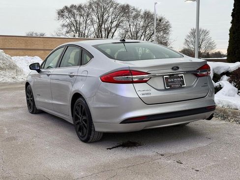 Used 2017 Ford Fusion SE image 5