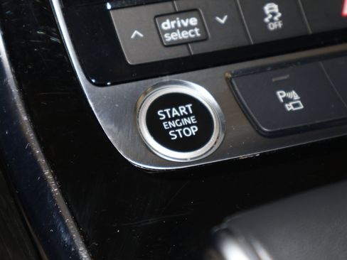 Used 2024 Audi Q7 3.0T Premium Plus image 25