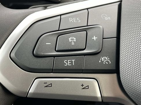 New 2026 Volkswagen Atlas SE FWD image 24