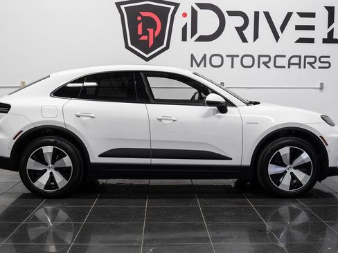 Used 2024 Porsche Macan 4 Electric image 11