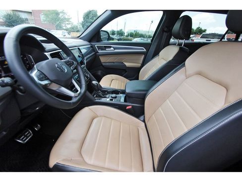Used 2023 Volkswagen Atlas Cross Sport SEL Premium R-Line AWD/4WD image 15