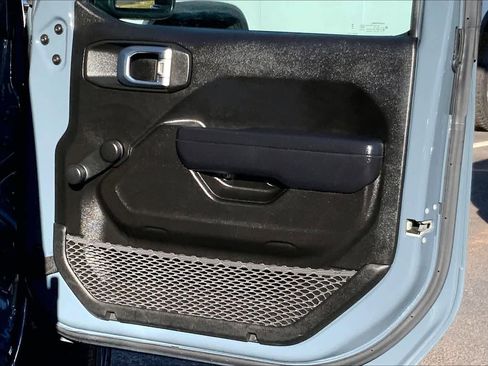 Used 2024 Jeep Wrangler Sport image 44