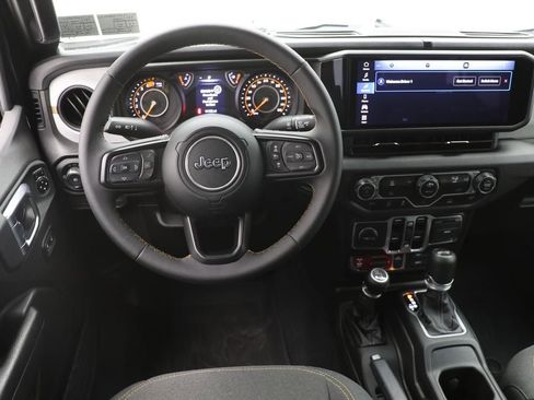 Used 2024 Jeep Wrangler Willys image 14
